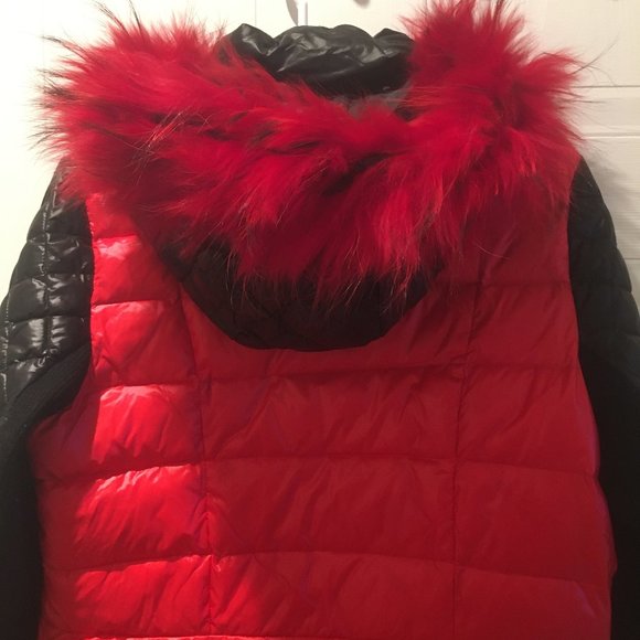Simon Chang Red & Black Long Down Jacket with Fur Collar & Quilted Patterns - Picture 5 of 16